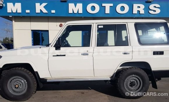 Buy Import Toyota Land Cruiser White Car in Import - Dubai in Al Jazirah State Buy Import Toyota Land Cruiser White Car in Import - Dubai in Al Jazirah State