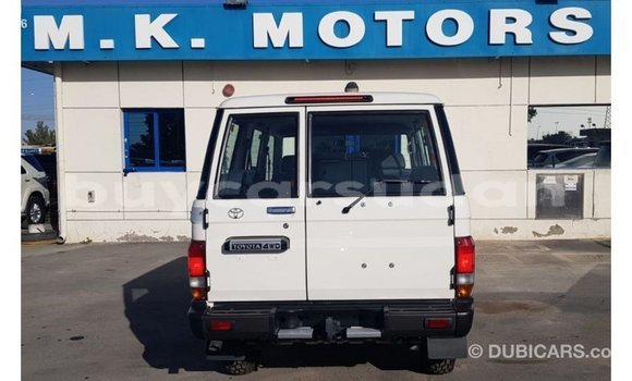 Buy Import Toyota Land Cruiser White Car in Import - Dubai in Al Jazirah State Buy Import Toyota Land Cruiser White Car in Import - Dubai in Al Jazirah State