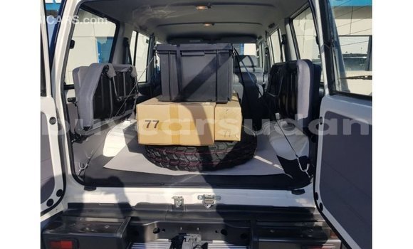 Buy Import Toyota Land Cruiser White Car in Import - Dubai in Al Jazirah State Buy Import Toyota Land Cruiser White Car in Import - Dubai in Al Jazirah State