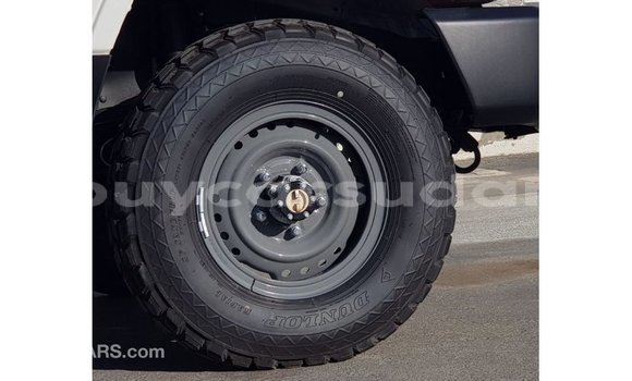 Buy Import Toyota Land Cruiser White Car in Import - Dubai in Al Jazirah State Buy Import Toyota Land Cruiser White Car in Import - Dubai in Al Jazirah State