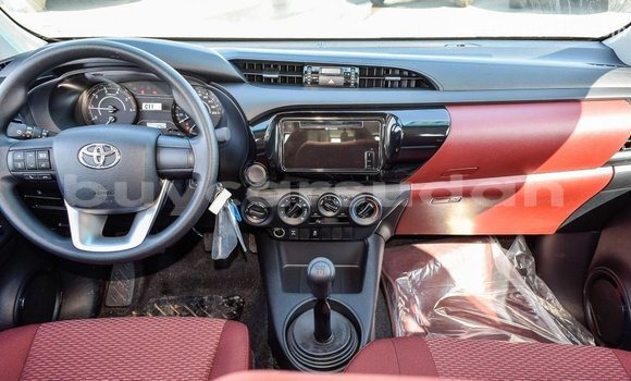 Buy Import Toyota Hilux White Car in Import - Dubai in Al Jazirah State Buy Import Toyota Hilux White Car in Import - Dubai in Al Jazirah State