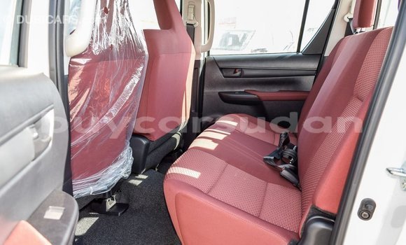 Buy Import Toyota Hilux White Car in Import - Dubai in Al Jazirah State Buy Import Toyota Hilux White Car in Import - Dubai in Al Jazirah State
