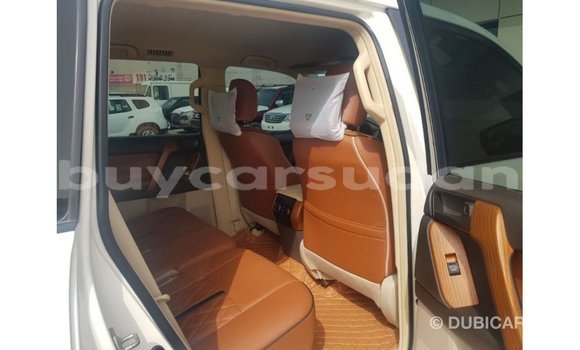 Buy Import Toyota Land Cruiser White Car in Import - Dubai in Al Jazirah State Buy Import Toyota Land Cruiser White Car in Import - Dubai in Al Jazirah State