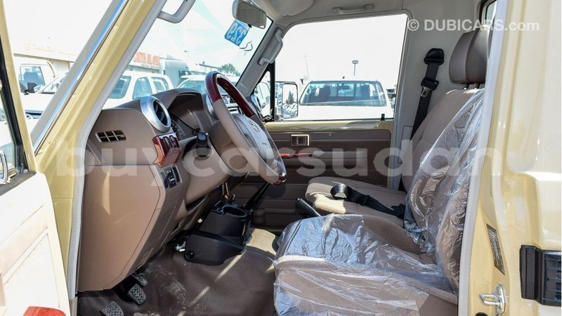 Big with watermark toyota land cruiser al jazirah state import dubai 3129