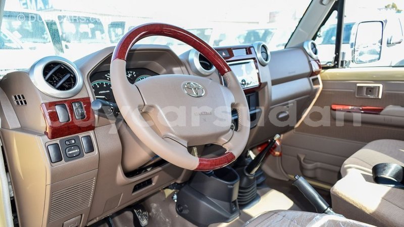 Big with watermark toyota land cruiser al jazirah state import dubai 3129