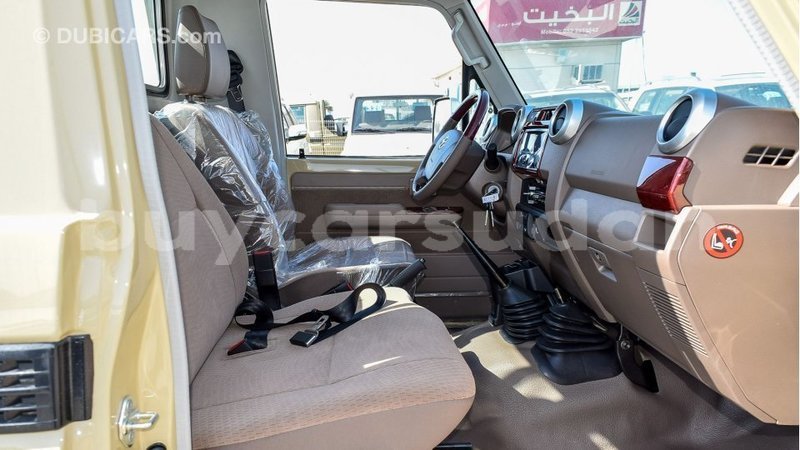 Big with watermark toyota land cruiser al jazirah state import dubai 3129