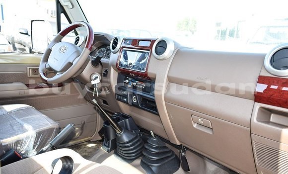 Buy Import Toyota Land Cruiser Beige Car in Import - Dubai in Al Jazirah State Buy Import Toyota Land Cruiser Beige Car in Import - Dubai in Al Jazirah State
