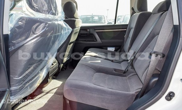 Buy Import Toyota Land Cruiser White Car in Import - Dubai in Al Jazirah State Buy Import Toyota Land Cruiser White Car in Import - Dubai in Al Jazirah State