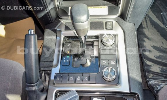 Buy Import Toyota Land Cruiser White Car in Import - Dubai in Al Jazirah State Buy Import Toyota Land Cruiser White Car in Import - Dubai in Al Jazirah State