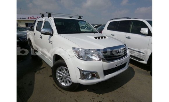 Buy Import Toyota Hilux White Car in Import - Dubai in Al Jazirah State Buy Import Toyota Hilux White Car in Import - Dubai in Al Jazirah State