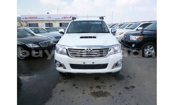 Buy Import Toyota Hilux White Car in Import - Dubai in Al Jazirah State Buy Import Toyota Hilux White Car in Import - Dubai in Al Jazirah State