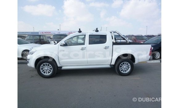 Buy Import Toyota Hilux White Car in Import - Dubai in Al Jazirah State Buy Import Toyota Hilux White Car in Import - Dubai in Al Jazirah State