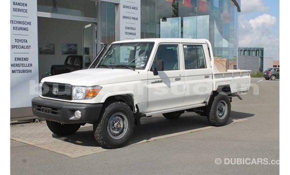 Buy Import Toyota Land Cruiser White Car in Import - Dubai in Al Jazirah State Buy Import Toyota Land Cruiser White Car in Import - Dubai in Al Jazirah State