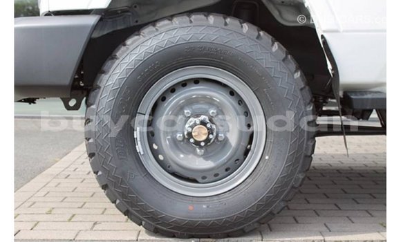 Buy Import Toyota Land Cruiser White Car in Import - Dubai in Al Jazirah State Buy Import Toyota Land Cruiser White Car in Import - Dubai in Al Jazirah State