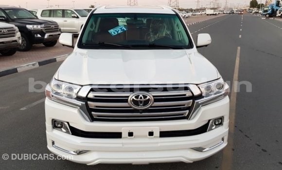 Buy Import Toyota Land Cruiser White Car in Import - Dubai in Al Jazirah State Buy Import Toyota Land Cruiser White Car in Import - Dubai in Al Jazirah State