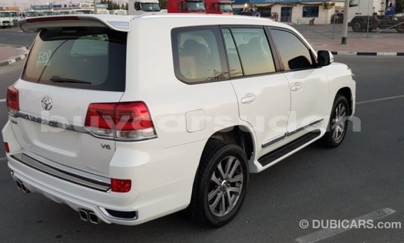 Buy Import Toyota Land Cruiser White Car in Import - Dubai in Al Jazirah State Buy Import Toyota Land Cruiser White Car in Import - Dubai in Al Jazirah State