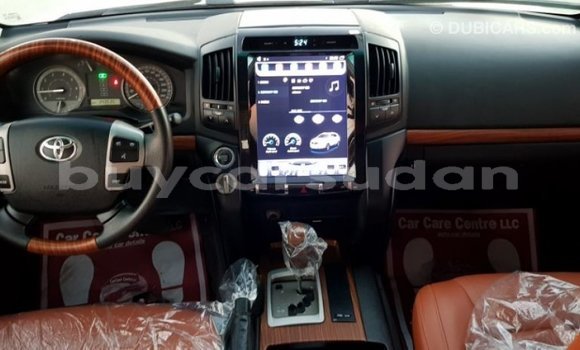 Buy Import Toyota Land Cruiser White Car in Import - Dubai in Al Jazirah State Buy Import Toyota Land Cruiser White Car in Import - Dubai in Al Jazirah State
