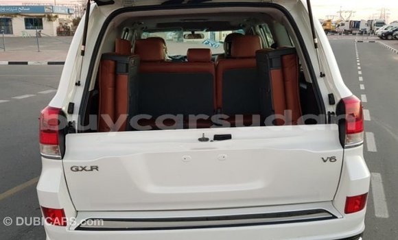Buy Import Toyota Land Cruiser White Car in Import - Dubai in Al Jazirah State Buy Import Toyota Land Cruiser White Car in Import - Dubai in Al Jazirah State