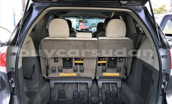Buy Import Toyota Sienna Other Car in Bur Sudan in al-Bahr-al-Ahmar Buy Import Toyota Sienna Other Car in Bur Sudan in al-Bahr-al-Ahmar