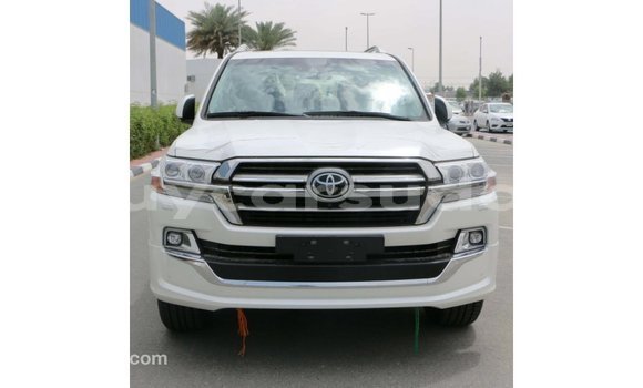Buy Import Toyota Land Cruiser White Car in Import - Dubai in Al Jazirah State Buy Import Toyota Land Cruiser White Car in Import - Dubai in Al Jazirah State