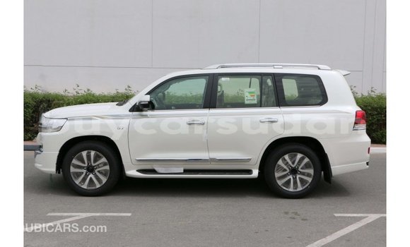 Buy Import Toyota Land Cruiser White Car in Import - Dubai in Al Jazirah State Buy Import Toyota Land Cruiser White Car in Import - Dubai in Al Jazirah State