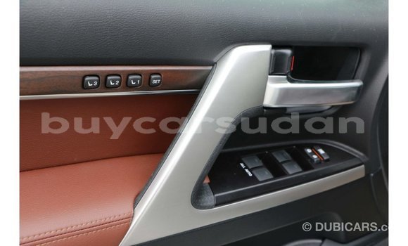 Buy Import Toyota Land Cruiser White Car in Import - Dubai in Al Jazirah State Buy Import Toyota Land Cruiser White Car in Import - Dubai in Al Jazirah State