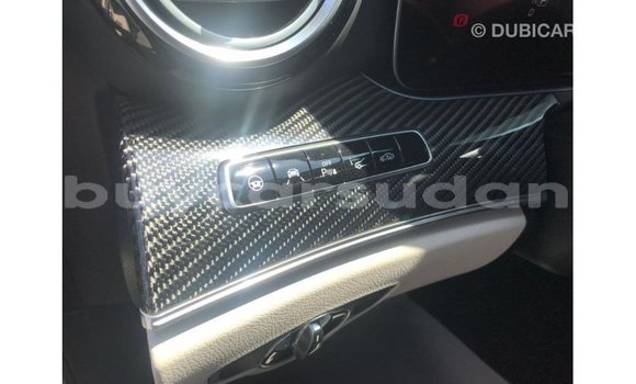 Acheter Import Voiture Mercedes-Benz 190 Autre à Import - Dubai, État d'Al Jazirah Acheter Import Voiture Mercedes-Benz 190 Autre à Import - Dubai, État d'Al Jazirah