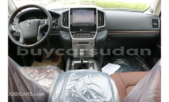 Buy Import Toyota Land Cruiser White Car in Import - Dubai in Al Jazirah State Buy Import Toyota Land Cruiser White Car in Import - Dubai in Al Jazirah State