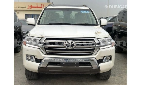Buy Import Toyota Land Cruiser White Car in Import - Dubai in Al Jazirah State Buy Import Toyota Land Cruiser White Car in Import - Dubai in Al Jazirah State