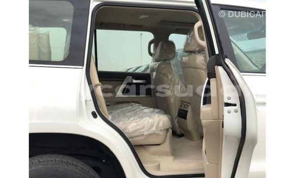 Buy Import Toyota Land Cruiser White Car in Import - Dubai in Al Jazirah State Buy Import Toyota Land Cruiser White Car in Import - Dubai in Al Jazirah State