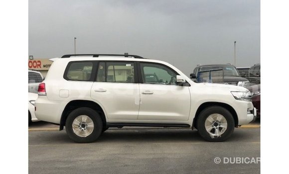 Buy Import Toyota Land Cruiser White Car in Import - Dubai in Al Jazirah State Buy Import Toyota Land Cruiser White Car in Import - Dubai in Al Jazirah State