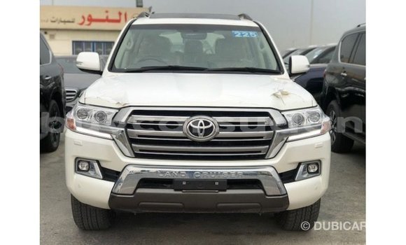 Acheter Import Voiture Toyota Land Cruiser Blanc à Import - Dubai, État d'Al Jazirah Acheter Import Voiture Toyota Land Cruiser Blanc à Import - Dubai, État d'Al Jazirah