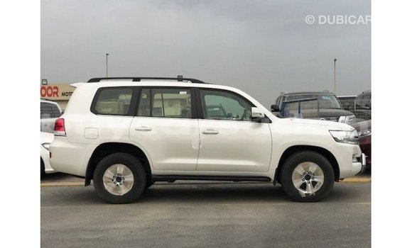 Acheter Import Voiture Toyota Land Cruiser Blanc à Import - Dubai, État d'Al Jazirah Acheter Import Voiture Toyota Land Cruiser Blanc à Import - Dubai, État d'Al Jazirah