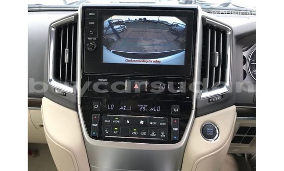 Acheter Import Voiture Toyota Land Cruiser Blanc à Import - Dubai, État d'Al Jazirah Acheter Import Voiture Toyota Land Cruiser Blanc à Import - Dubai, État d'Al Jazirah