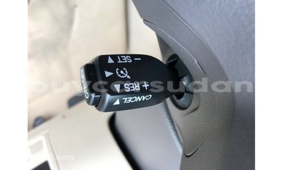 Acheter Import Voiture Toyota Land Cruiser Blanc à Import - Dubai, État d'Al Jazirah Acheter Import Voiture Toyota Land Cruiser Blanc à Import - Dubai, État d'Al Jazirah