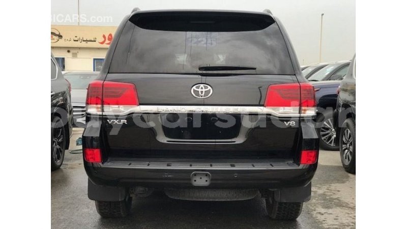 Big with watermark toyota land cruiser al jazirah state import dubai 3200