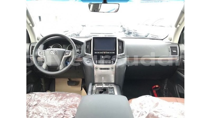 Big with watermark toyota land cruiser al jazirah state import dubai 3201