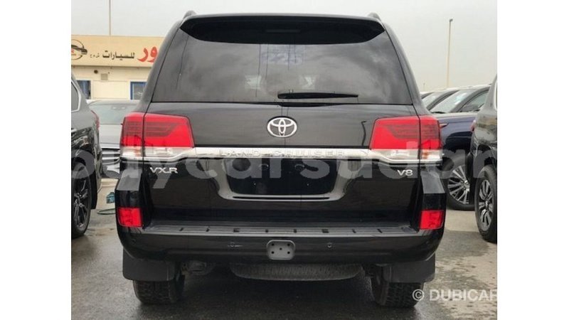 Big with watermark toyota land cruiser al jazirah state import dubai 3201