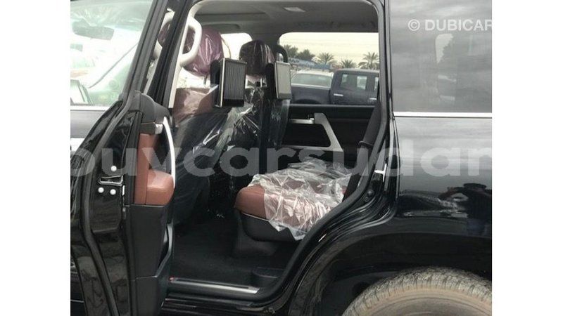 Big with watermark toyota land cruiser al jazirah state import dubai 3201