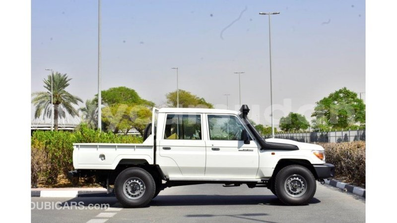 Big with watermark toyota land cruiser al jazirah state import dubai 3203