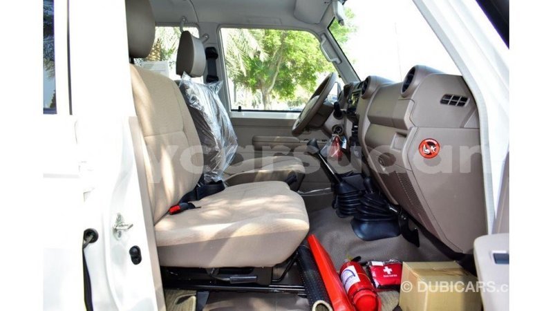 Big with watermark toyota land cruiser al jazirah state import dubai 3203