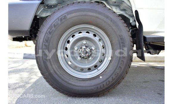 Acheter Import Voiture Toyota Land Cruiser Blanc à Import - Dubai, État d'Al Jazirah Acheter Import Voiture Toyota Land Cruiser Blanc à Import - Dubai, État d'Al Jazirah