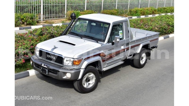 Big with watermark toyota land cruiser al jazirah state import dubai 3205