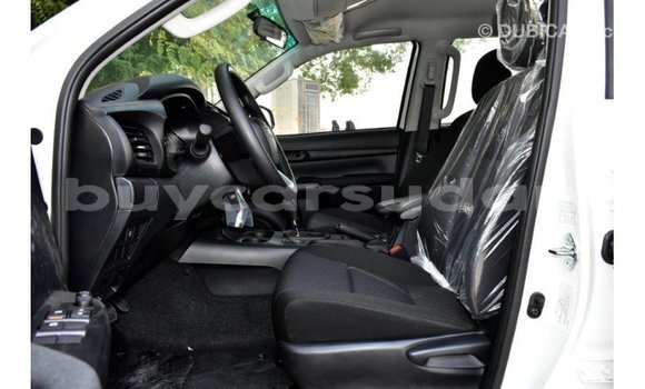 Acheter Import Voiture Toyota Hilux Blanc à Import - Dubai, État d'Al Jazirah Acheter Import Voiture Toyota Hilux Blanc à Import - Dubai, État d'Al Jazirah