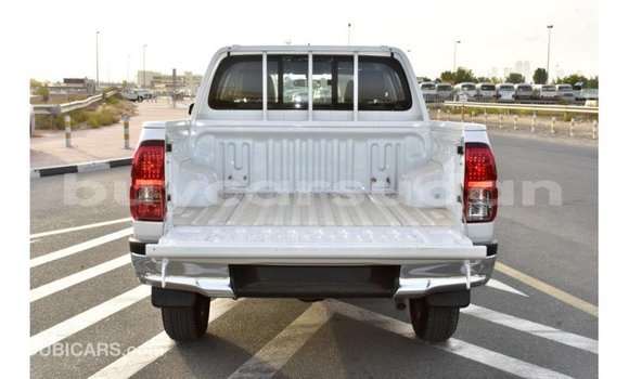 Acheter Import Voiture Toyota Hilux Blanc à Import - Dubai, État d'Al Jazirah Acheter Import Voiture Toyota Hilux Blanc à Import - Dubai, État d'Al Jazirah
