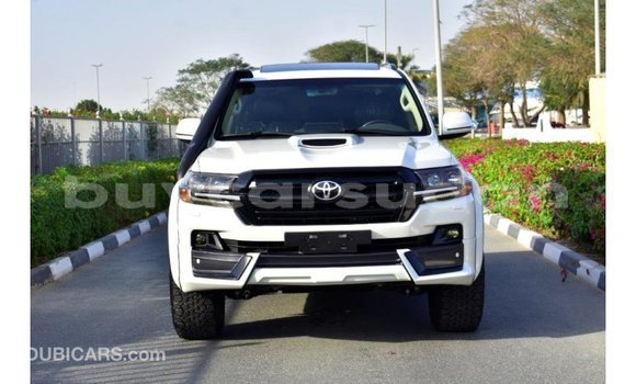 Acheter Import Voiture Toyota Land Cruiser Blanc à Import - Dubai, État d'Al Jazirah Acheter Import Voiture Toyota Land Cruiser Blanc à Import - Dubai, État d'Al Jazirah