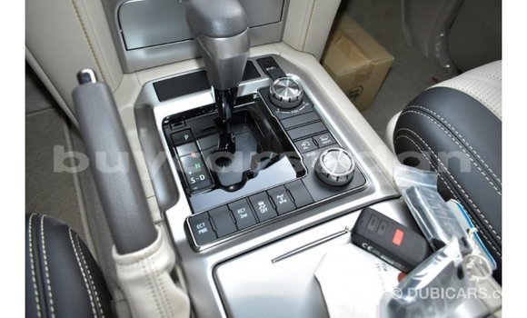 Acheter Import Voiture Toyota Land Cruiser Blanc à Import - Dubai, État d'Al Jazirah Acheter Import Voiture Toyota Land Cruiser Blanc à Import - Dubai, État d'Al Jazirah