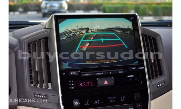 Acheter Import Voiture Toyota Land Cruiser Blanc à Import - Dubai, État d'Al Jazirah Acheter Import Voiture Toyota Land Cruiser Blanc à Import - Dubai, État d'Al Jazirah