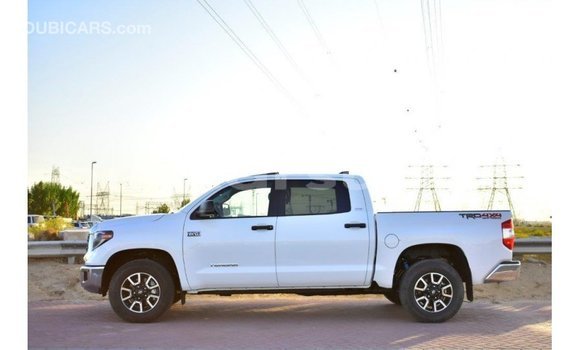 Acheter Import Voiture Toyota Tundra Blanc à Import - Dubai, État d'Al Jazirah Acheter Import Voiture Toyota Tundra Blanc à Import - Dubai, État d'Al Jazirah