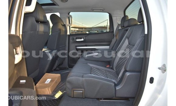 Acheter Import Voiture Toyota Tundra Blanc à Import - Dubai, État d'Al Jazirah Acheter Import Voiture Toyota Tundra Blanc à Import - Dubai, État d'Al Jazirah